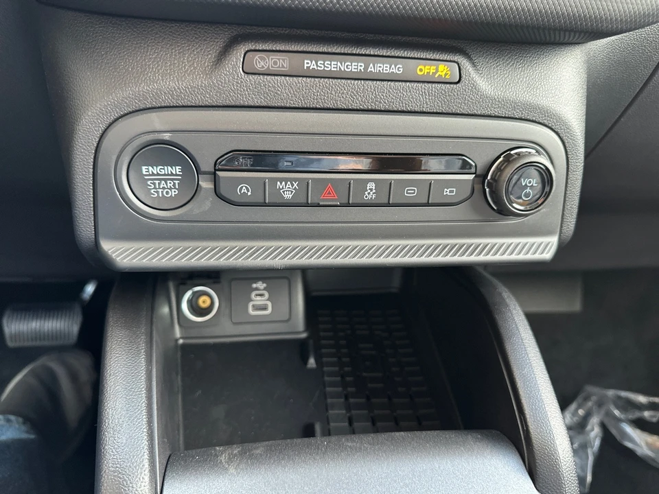 2025 Ford Bronco 6th Gen - Image 24 of 30