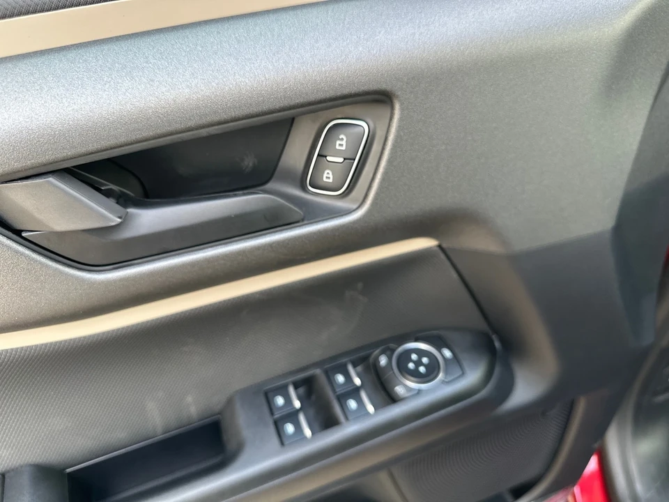 2025 Ford Bronco 6th Gen - Image 15 of 21