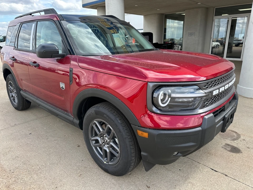 2025 Ford Bronco 6th Gen - Image 2 of 30