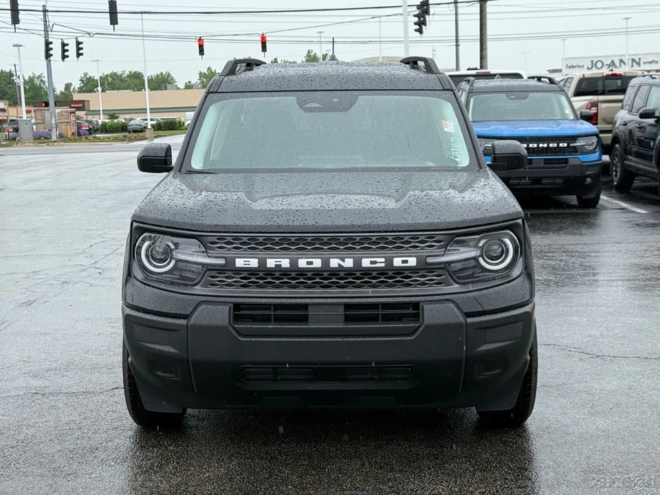 2025 Ford Bronco 6th Gen - Image 10 of 12
