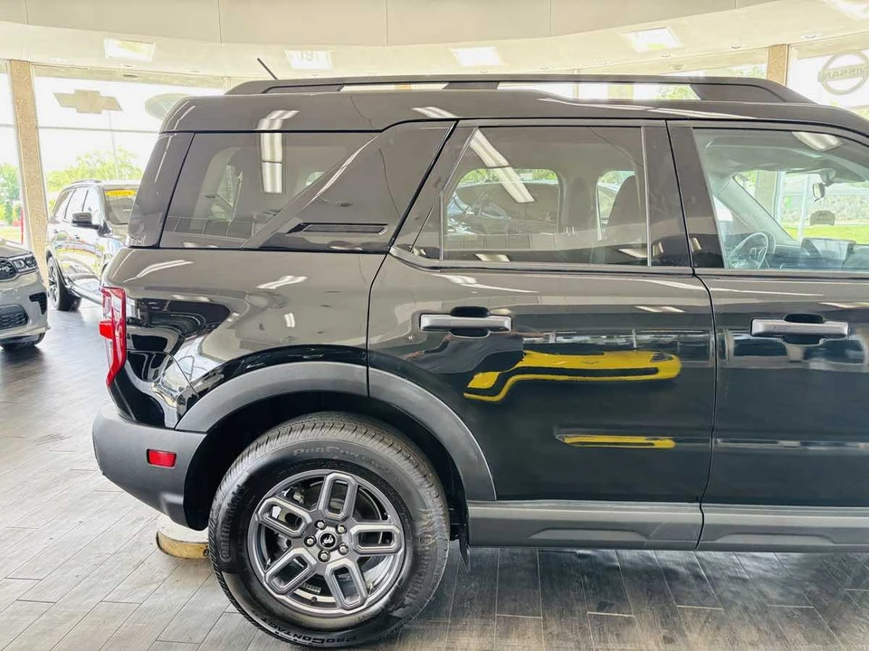 2025 Ford Bronco 6th Gen - Image 5 of 31