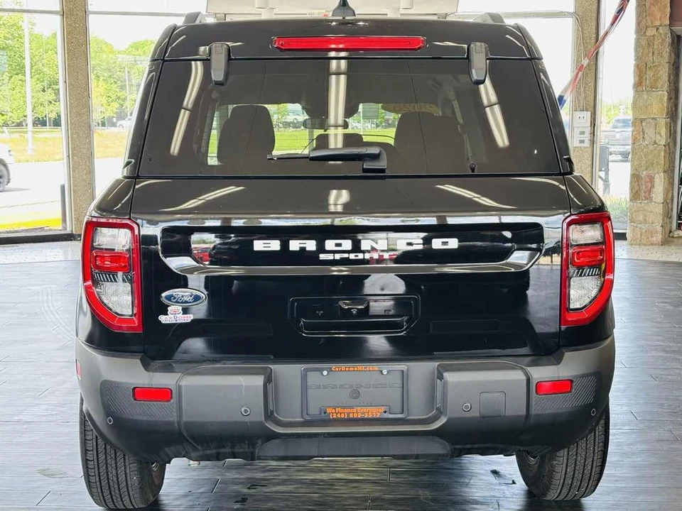 2025 Ford Bronco 6th Gen - Image 10 of 31