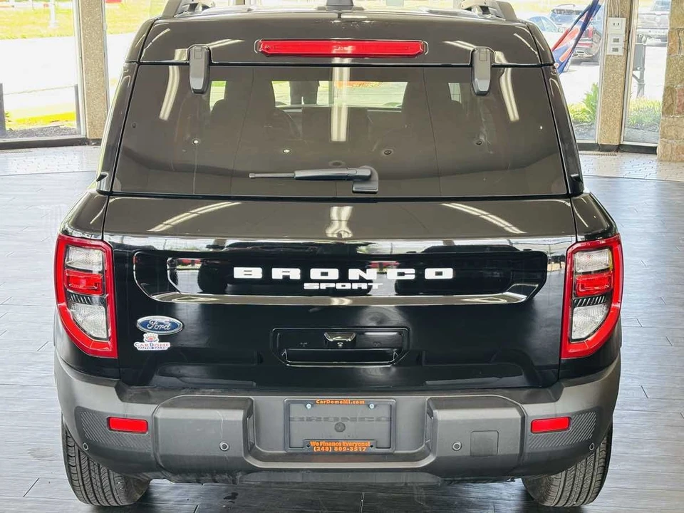 2025 Ford Bronco 6th Gen - Image 7 of 31