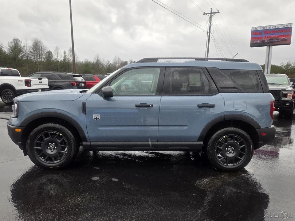 2025 Ford Bronco 6th Gen - Image 15 of 21