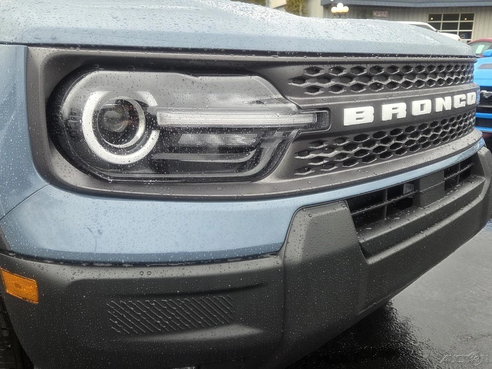 2025 Ford Bronco 6th Gen - Image 4 of 21