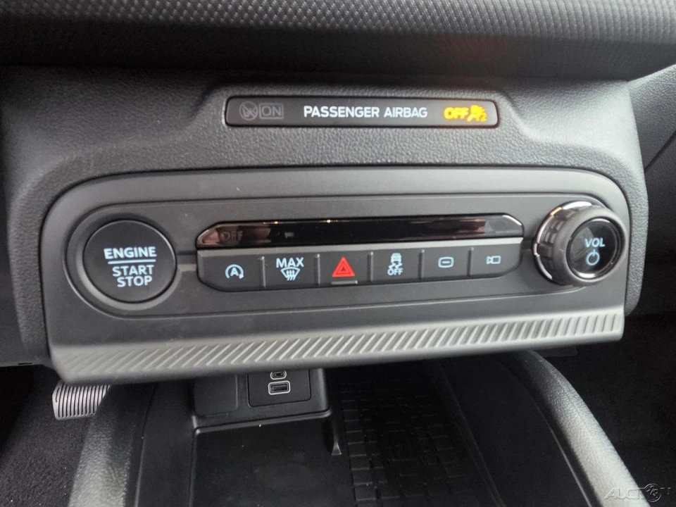 2025 Ford Bronco 6th Gen - Image 19 of 21