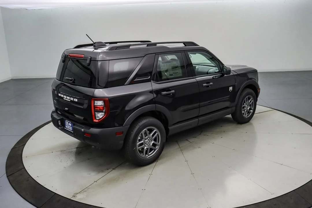 2025 Ford Bronco 6th Gen - Image 5 of 21