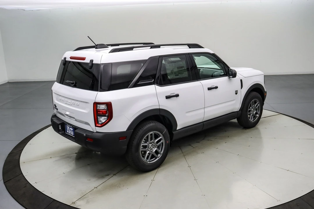2025 Ford Bronco 6th Gen - Image 5 of 21