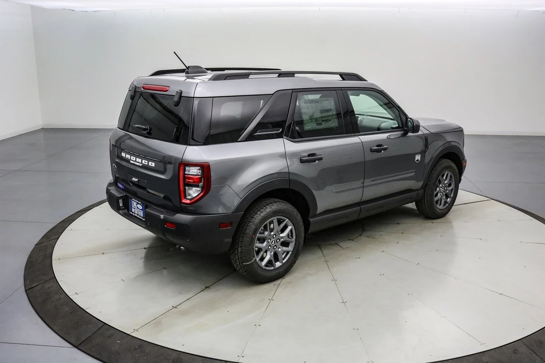 2025 Ford Bronco 6th Gen - Image 5 of 21