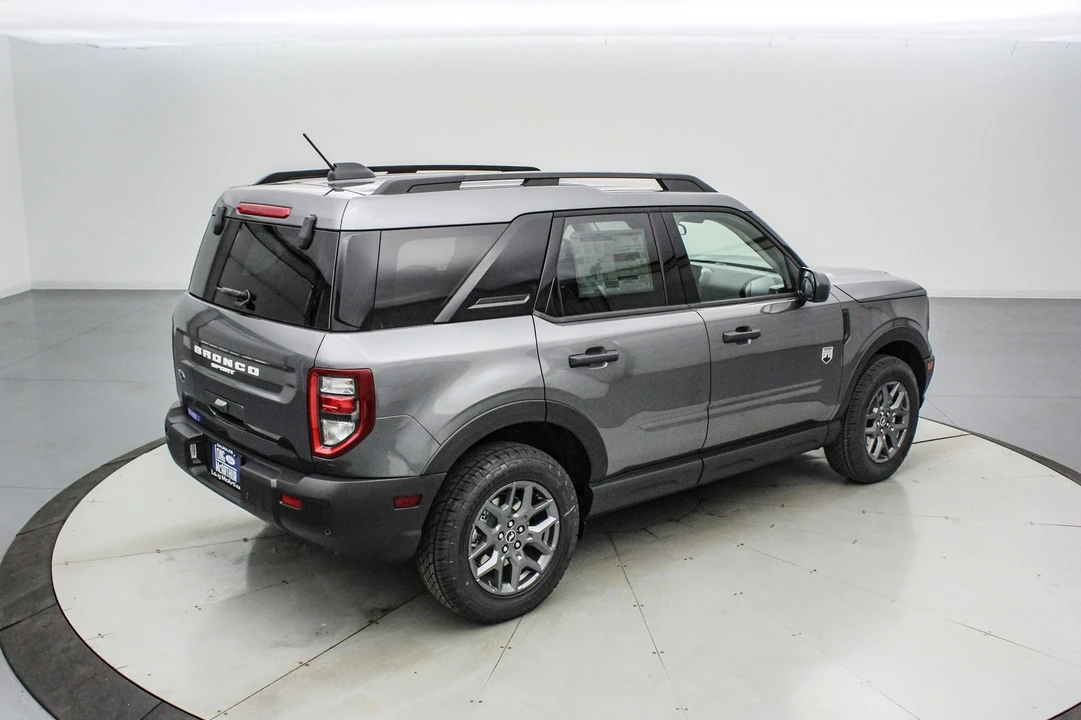 2025 Ford Bronco 6th Gen - Image 5 of 21