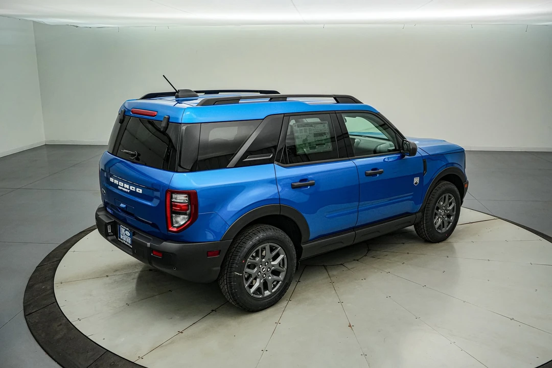 2025 Ford Bronco 6th Gen - Image 5 of 21
