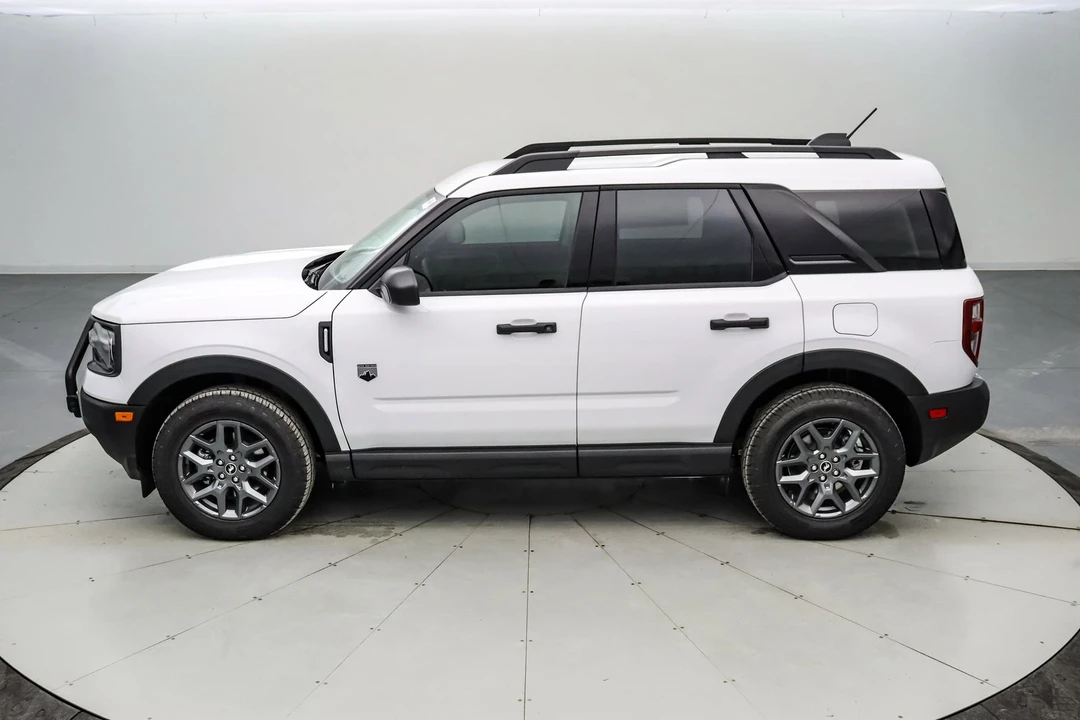 2025 Ford Bronco 6th Gen - Image 8 of 21