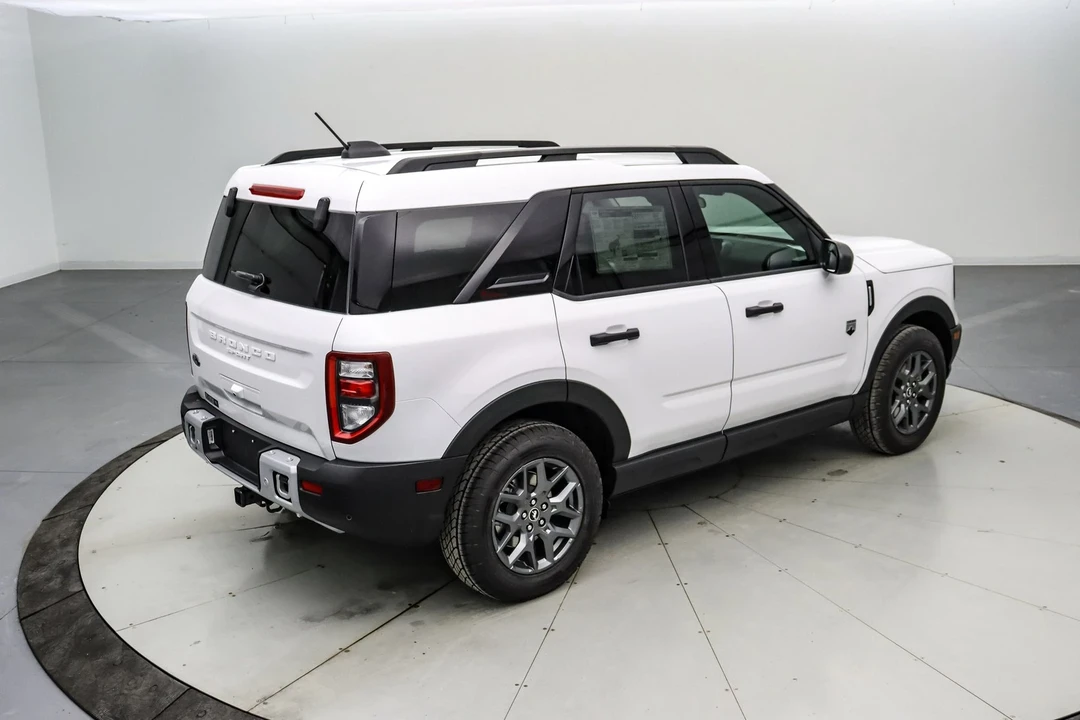 2025 Ford Bronco 6th Gen - Image 5 of 21
