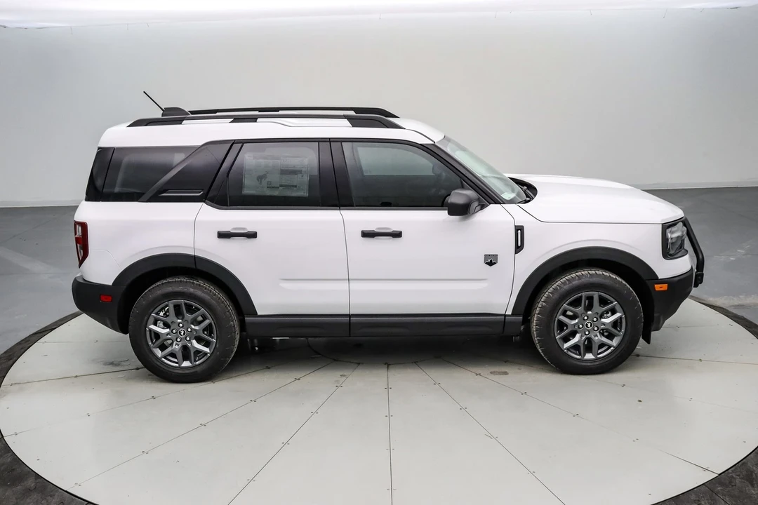 2025 Ford Bronco 6th Gen - Image 4 of 21