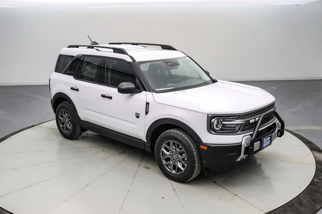 2025 Ford Bronco 6th Gen - Image 2 of 21