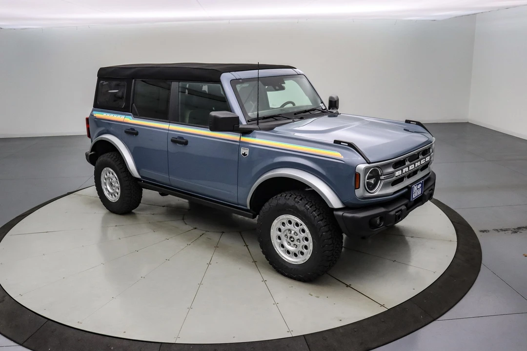 2025 Ford Bronco 6th Gen - Image 2 of 20