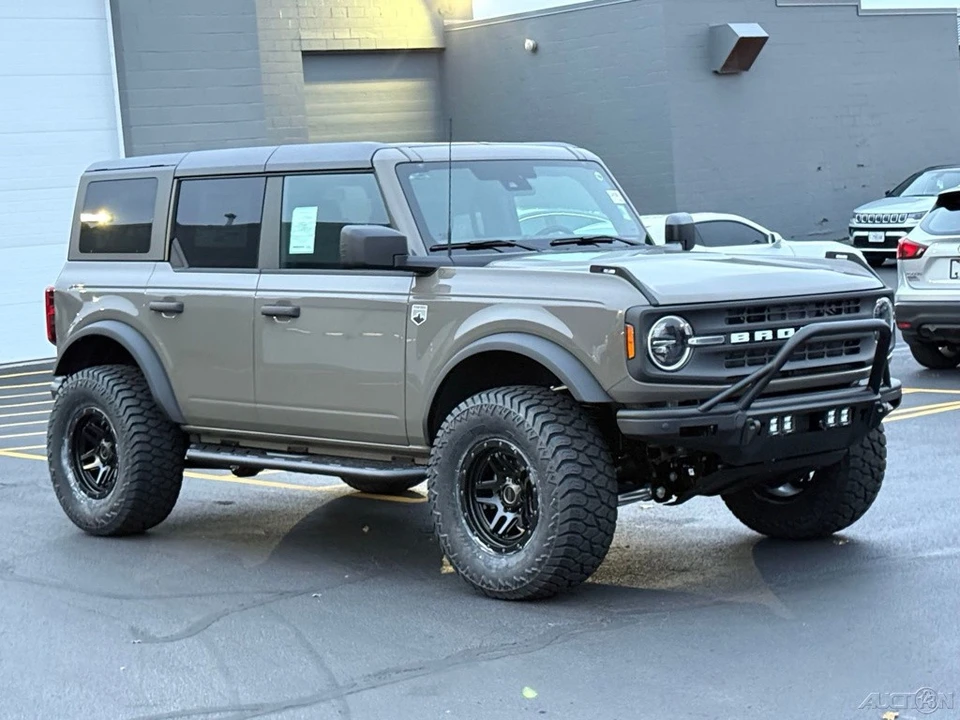 2025 Ford Bronco 6th Gen - Image 9 of 12
