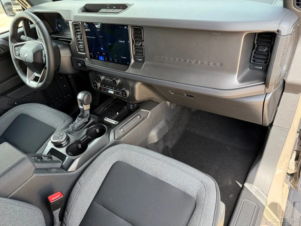 2025 Ford Bronco 6th Gen - Image 19 of 21