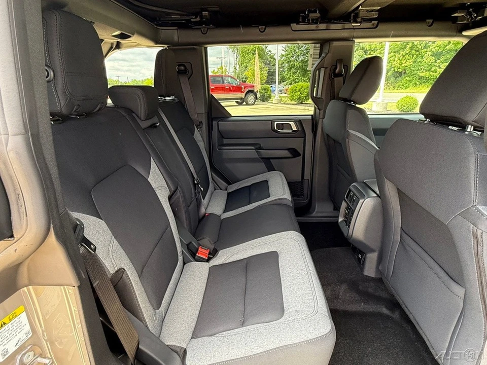 2025 Ford Bronco 6th Gen - Image 18 of 21