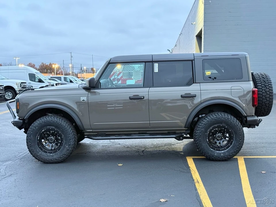2025 Ford Bronco 6th Gen - Image 2 of 12