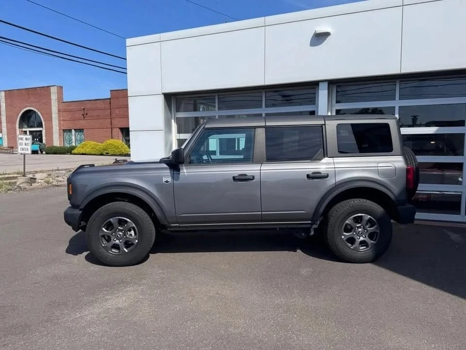 2025 Ford Bronco 6th Gen - Image 3 of 12