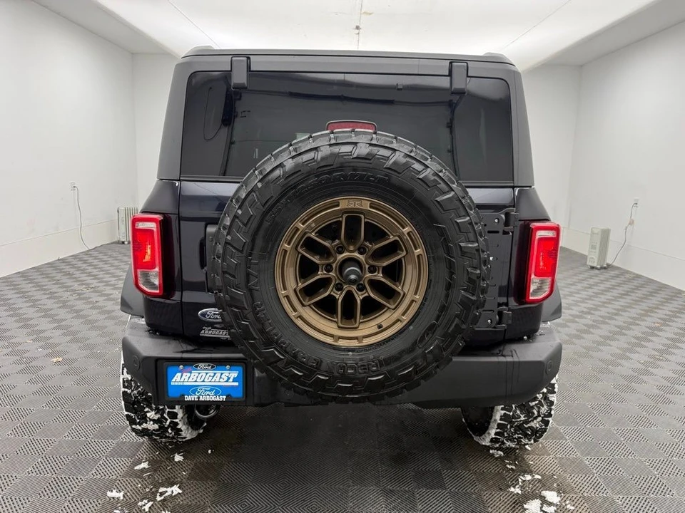 2025 Ford Bronco 6th Gen - Image 8 of 12
