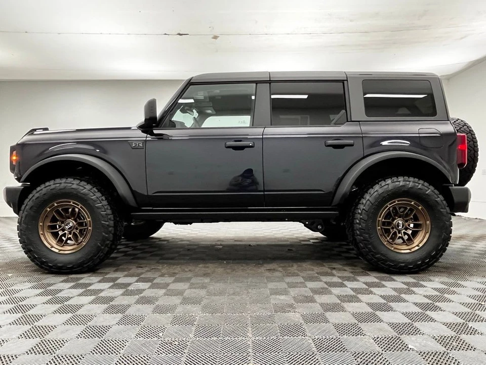 2025 Ford Bronco 6th Gen - Image 11 of 12