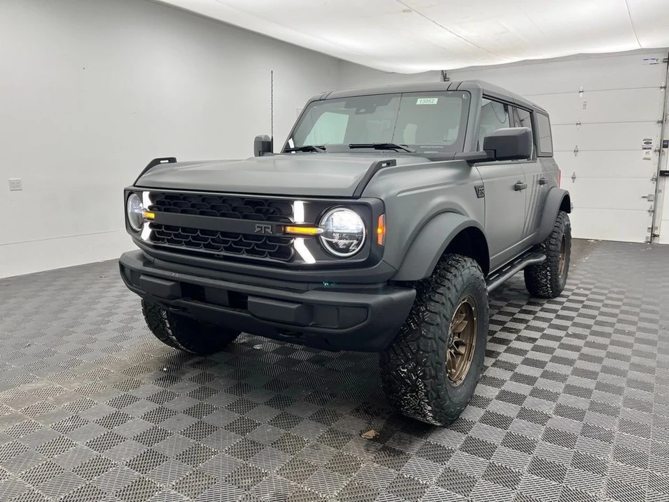 2025 Ford Bronco 6th Gen - Image 10 of 12