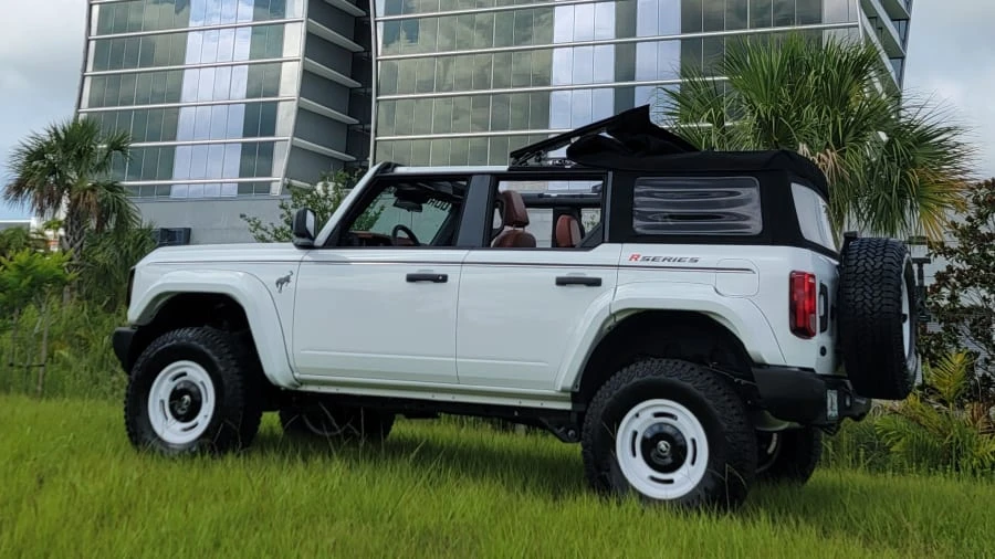 2025 Ford Bronco 6th Gen - Image 9 of 19
