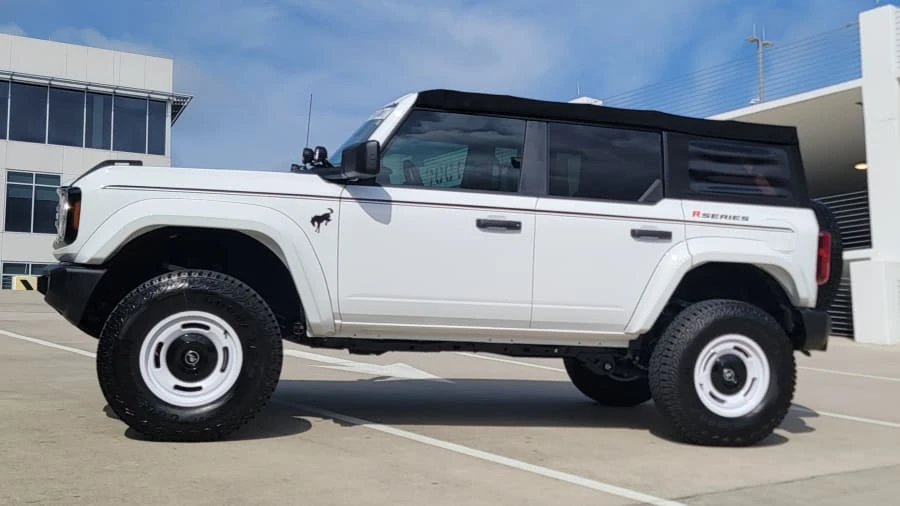 2025 Ford Bronco 6th Gen - Image 4 of 19