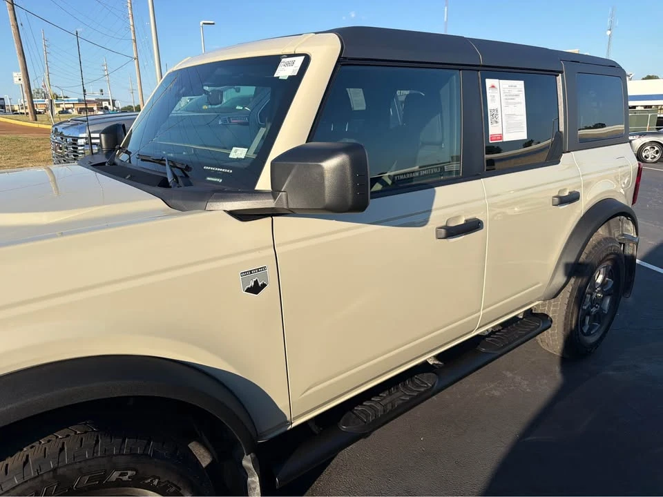 2025 Ford Bronco 6th Gen - Image 2 of 9