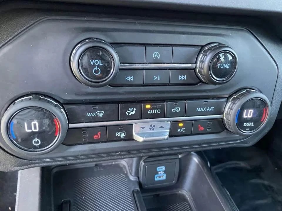 2025 Ford Bronco 6th Gen - Image 17 of 20