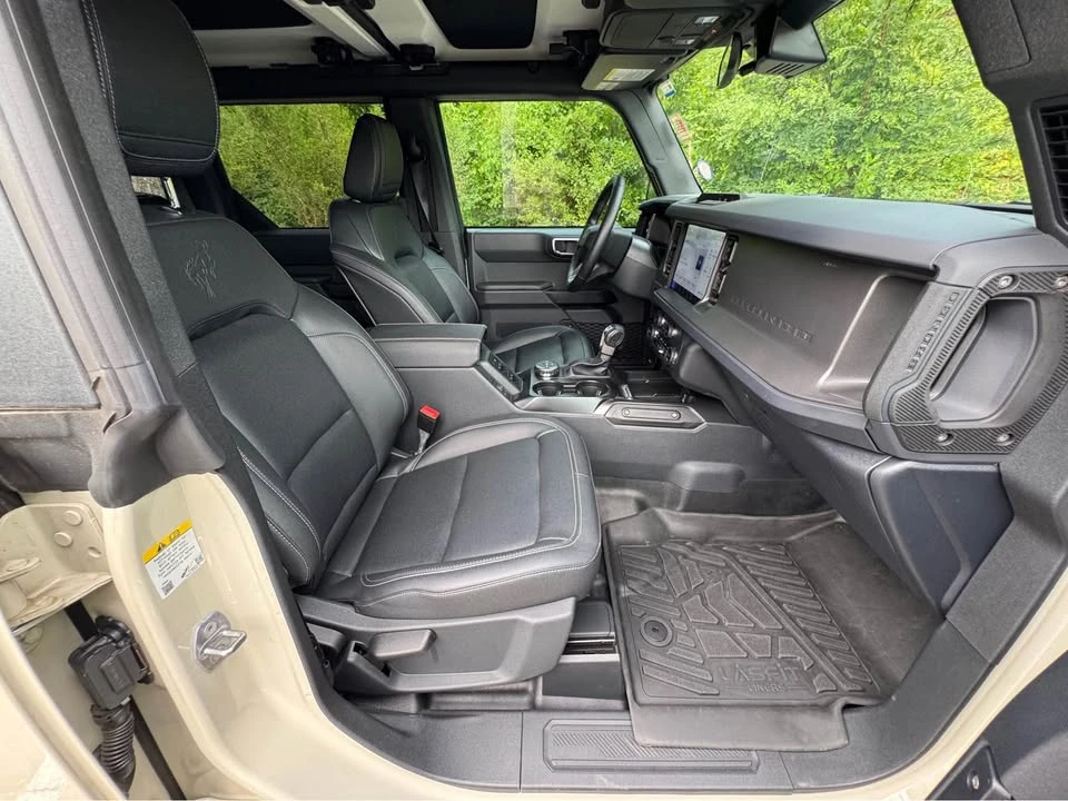2025 Ford Bronco 6th Gen - Image 15 of 19