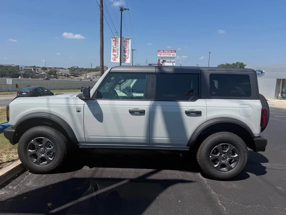 2025 Ford Bronco 6th Gen - Image 2 of 6