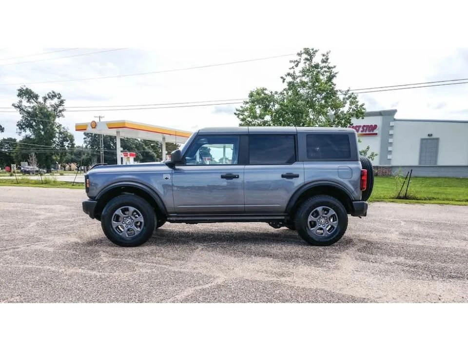 2025 Ford Bronco 6th Gen - Image 2 of 14