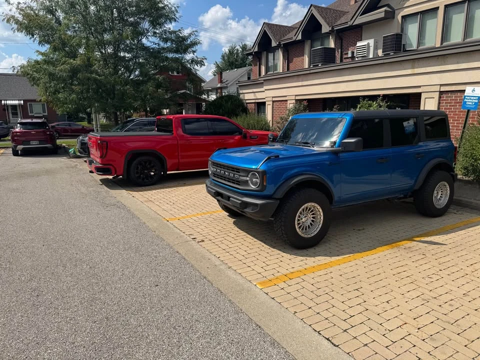 2025 Ford Bronco 6th Gen - Image 5 of 6