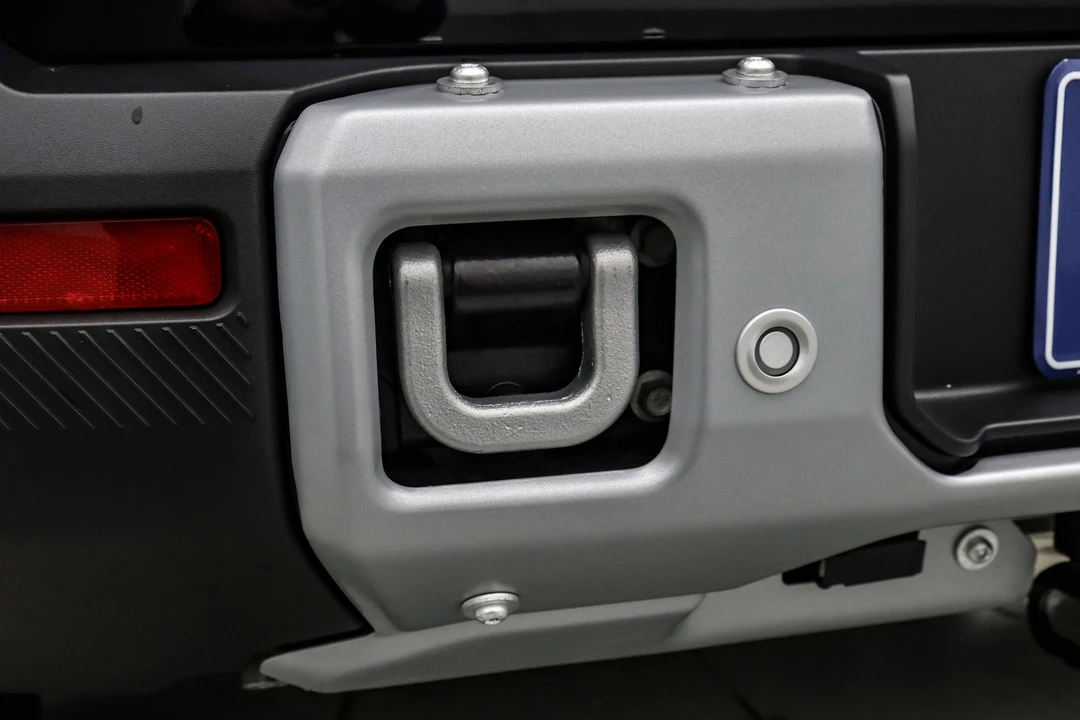 2025 Ford Bronco 6th Gen - Image 15 of 21