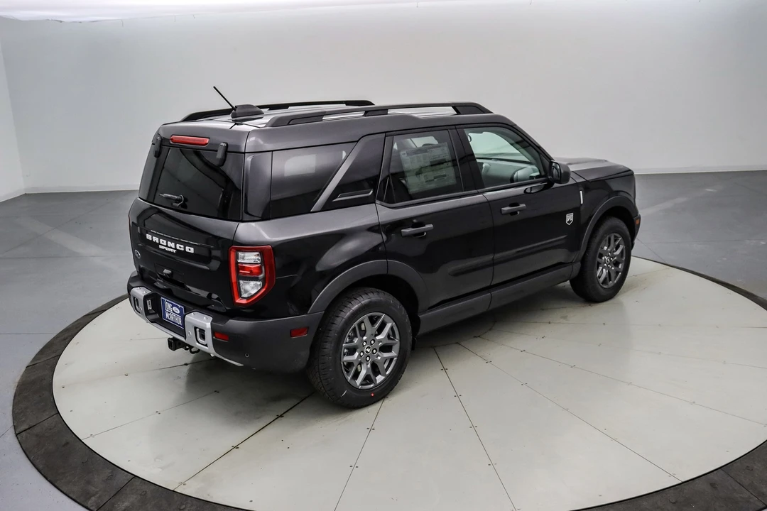 2025 Ford Bronco 6th Gen - Image 5 of 21
