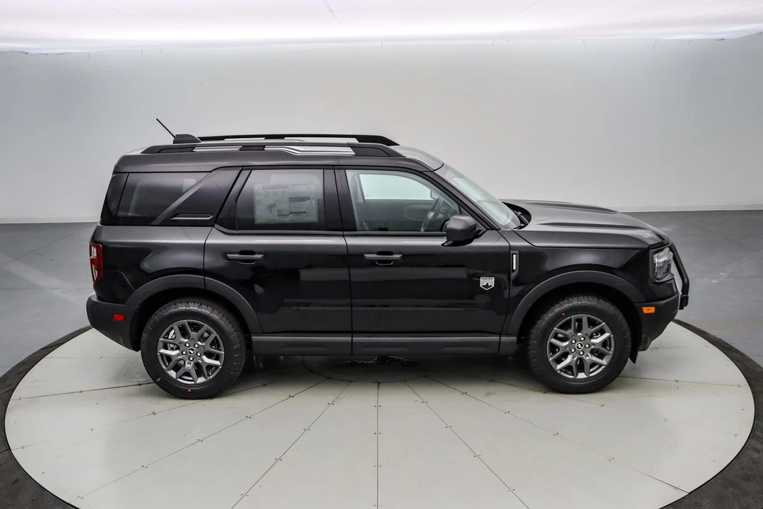 2025 Ford Bronco 6th Gen - Image 4 of 21