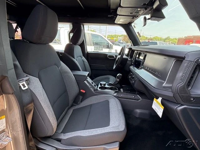 2025 Ford Bronco 6th Gen - Image 19 of 21