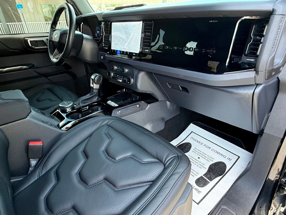 2025 Ford Bronco 6th Gen - Image 11 of 12
