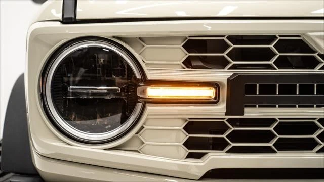2025 Ford Bronco 6th Gen - Image 19 of 21