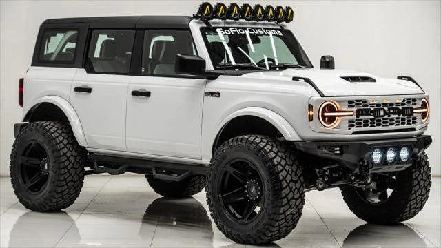 2025 Ford Bronco 6th Gen - Image 4 of 31
