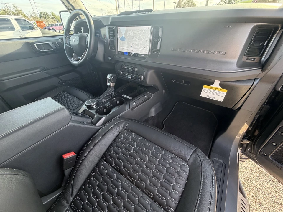 2025 Ford Bronco 6th Gen - Image 18 of 21