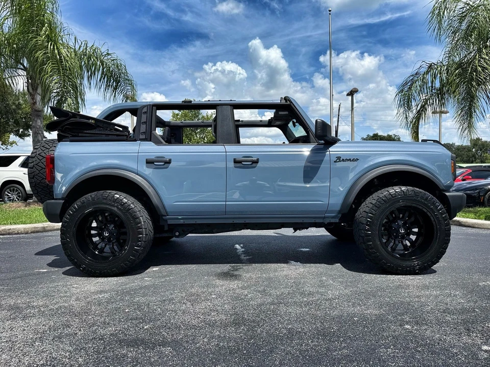 2025 Ford Bronco 6th Gen - Image 2 of 12