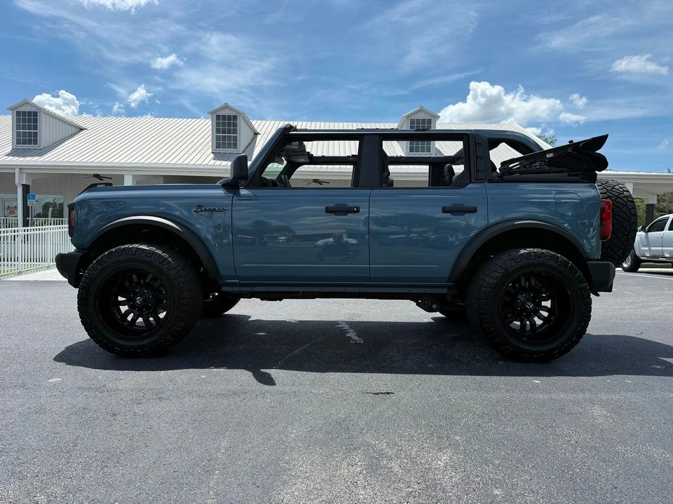 2025 Ford Bronco 6th Gen - Image 10 of 12