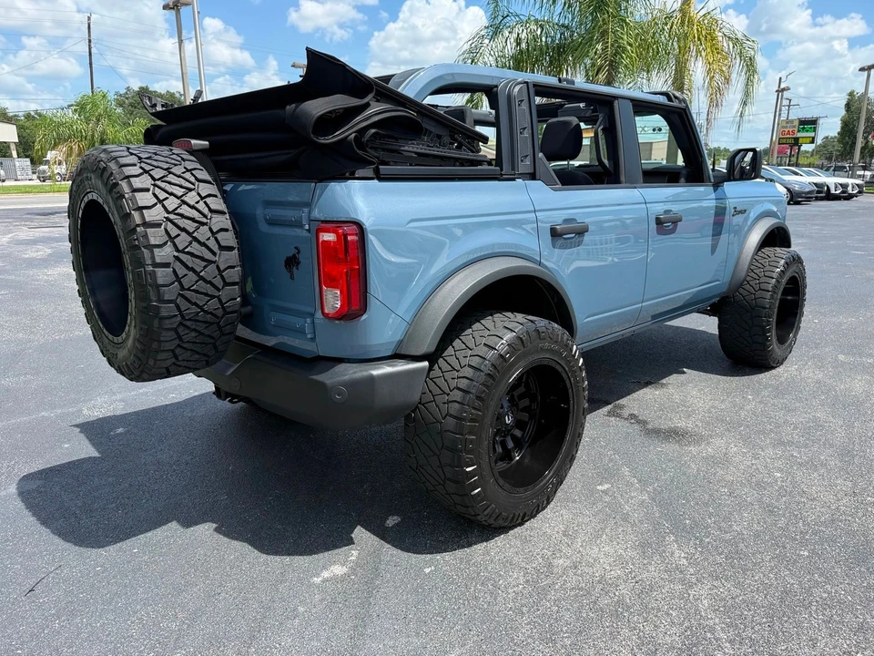 2025 Ford Bronco 6th Gen - Image 9 of 12