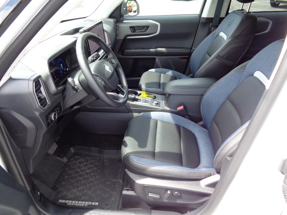 2025 Ford Bronco 6th Gen - Image 12 of 29