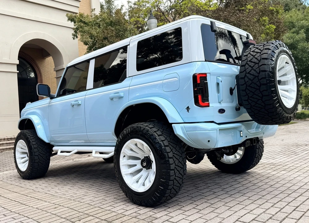 2025 Ford Bronco 6th Gen - Image 17 of 21
