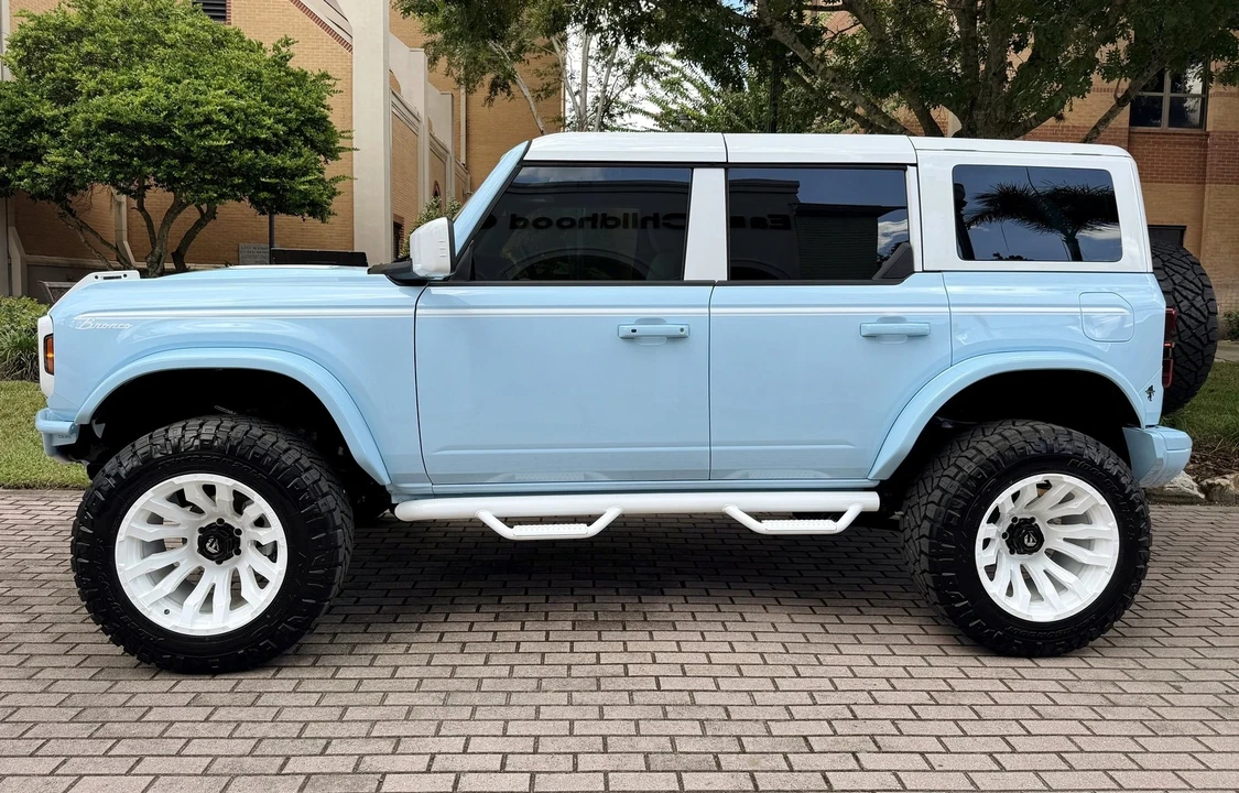 2025 Ford Bronco 6th Gen - Image 3 of 21